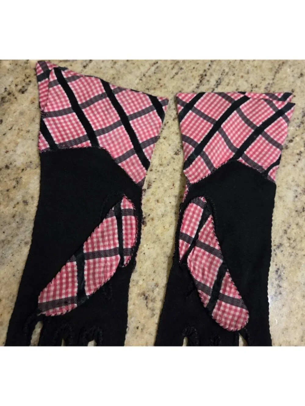 Vintage Womens Size L Pink Black Plaid Stretch Gloves Stretch *Hole Pinup